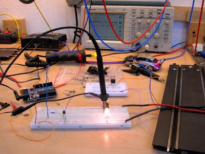 Erste Experimente mit P-Kanal MOSFET und Arduino